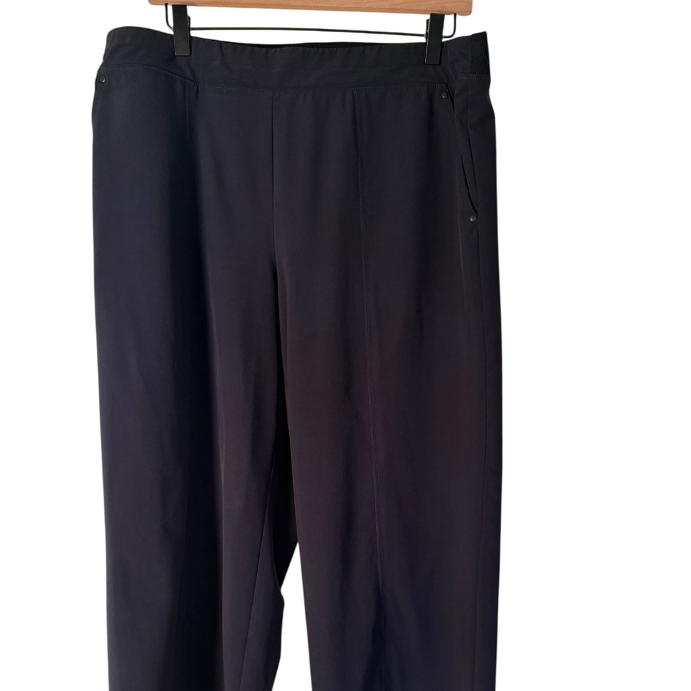 CHICOS Pull On Capris Black Size 10